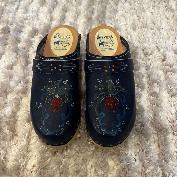 Dala clogs hand painted wooden clogs - Picture 1 of 7